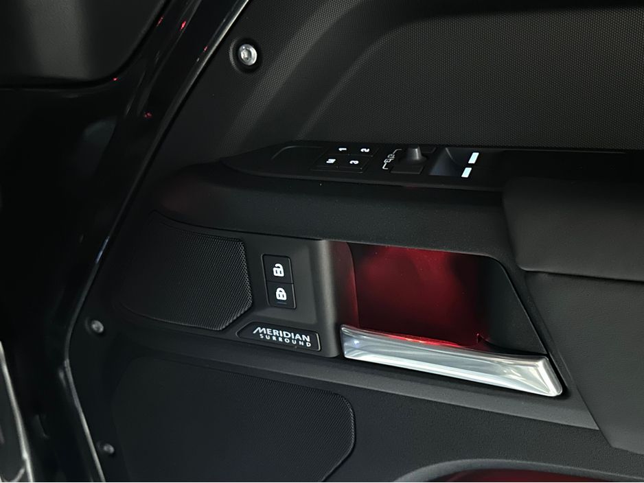 2025 Land Rover Defender