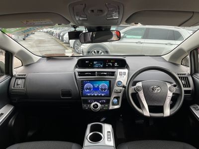 2019 Toyota Prius Alpha