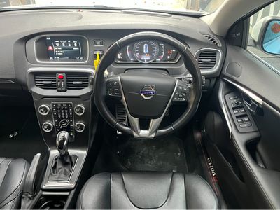 2016 Volvo V40