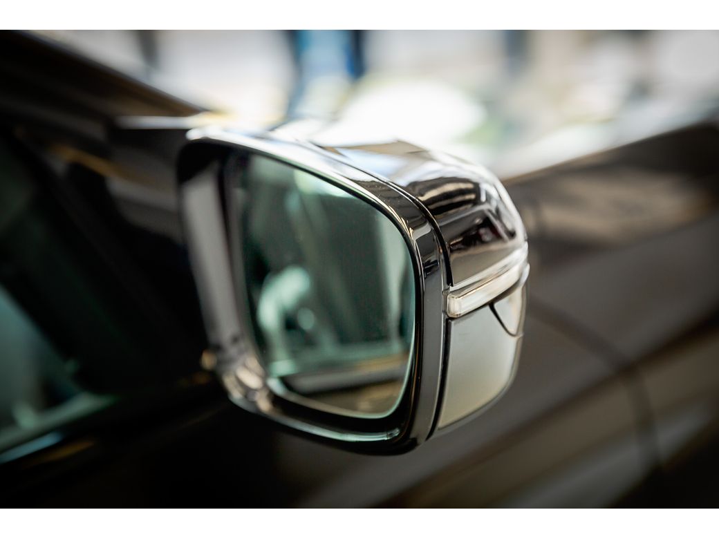 2023 BMW 530