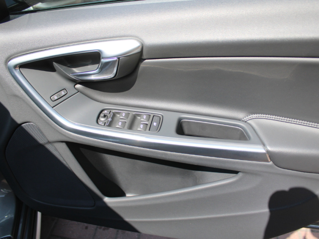 2016 Volvo V60 Cross Country