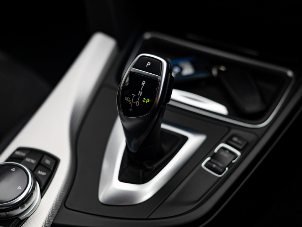 2015 BMW 320