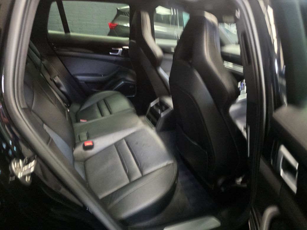2018 Porsche Panamera