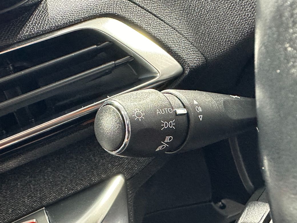 2022 Peugeot 5008