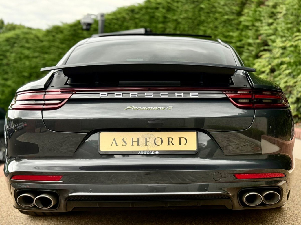 2020 Porsche Panamera