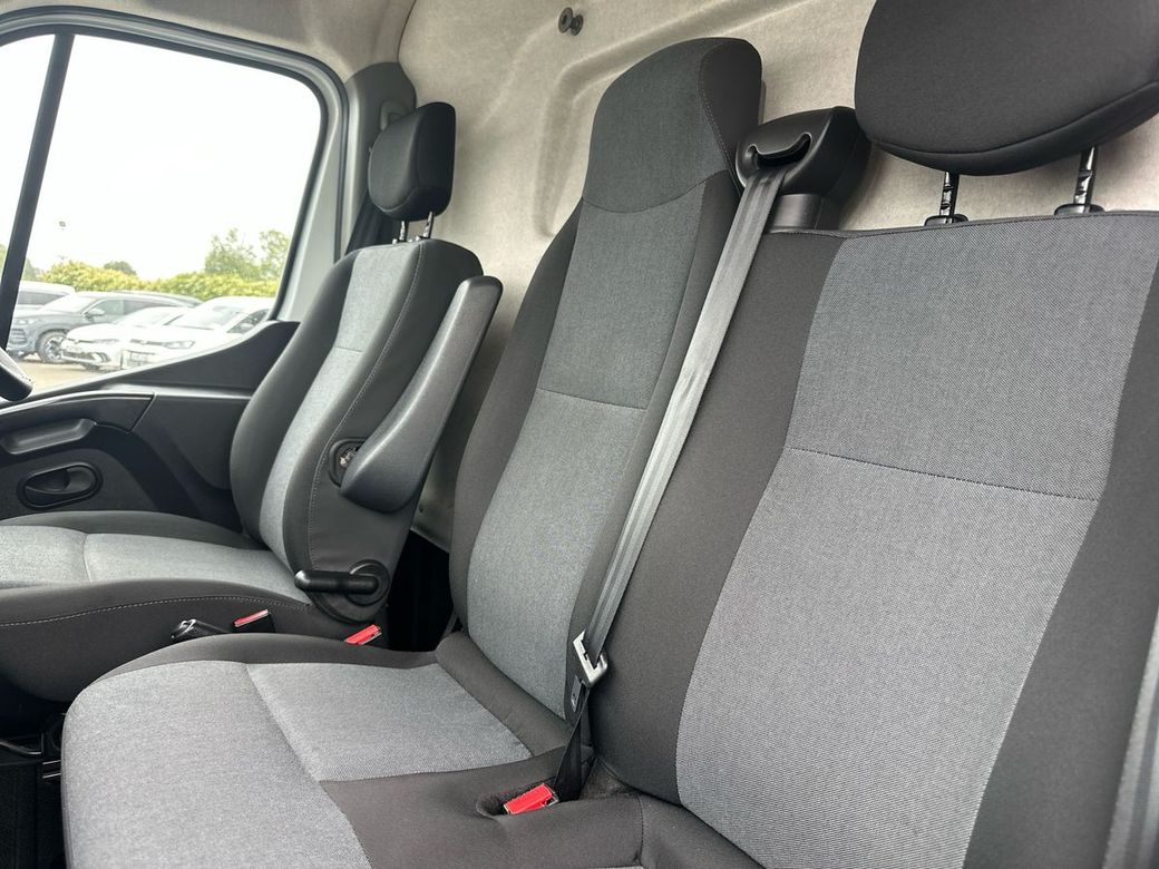 2024 Nissan Interstar