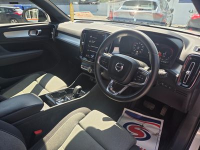 2023 Volvo XC40