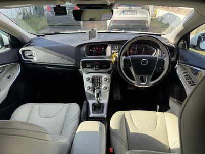 2017 Volvo V40
