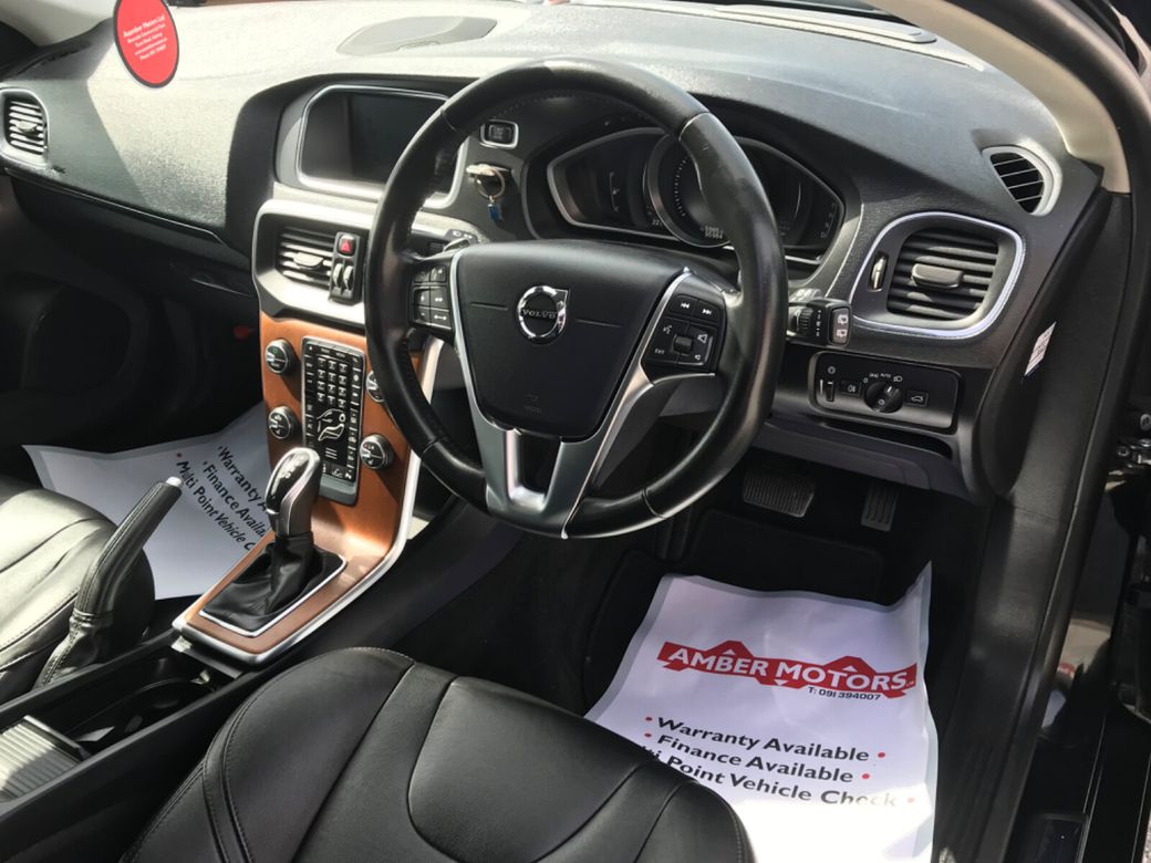 2018 Volvo V40