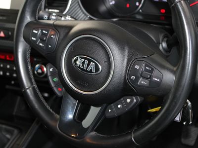 2017 Kia Carens