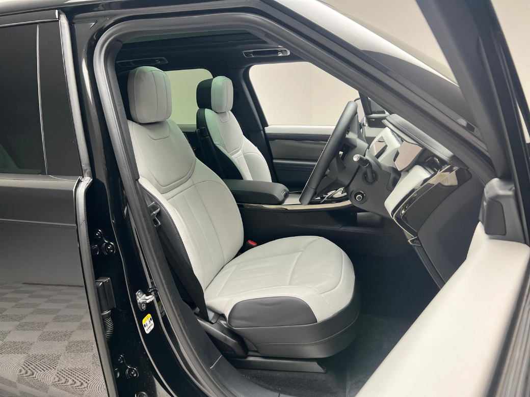 2025 Land Rover Range Rover Sport