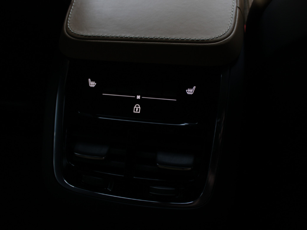 2021 Volvo V90 Cross Country