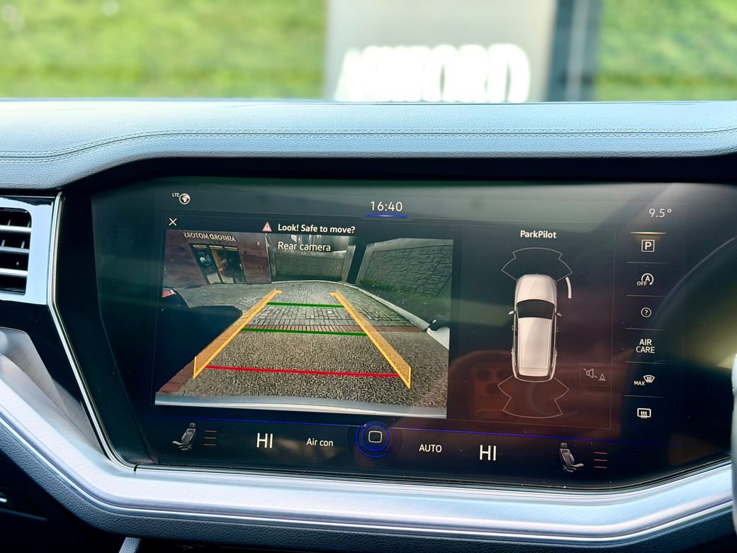 2018 Volkswagen Touareg