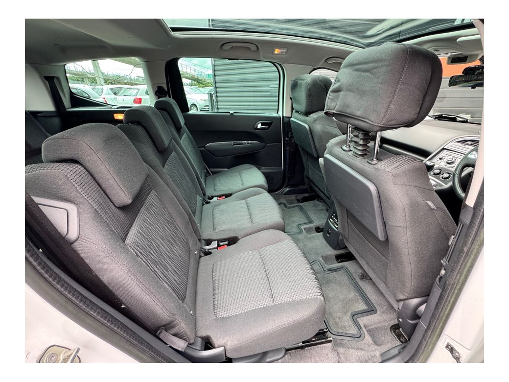 2013 Peugeot 5008