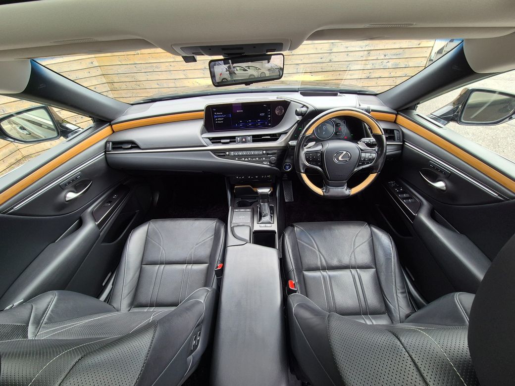 2020 Lexus ES 300h