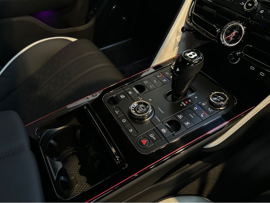 2025 Bentley Flying Spur