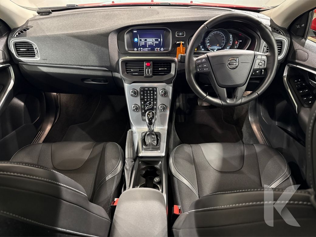 2019 Volvo V40