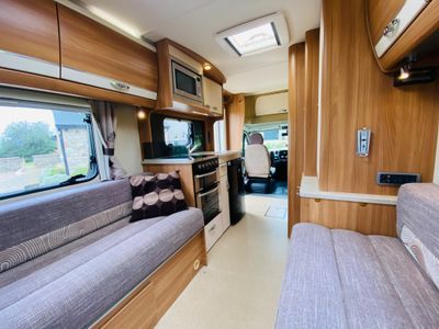 2013 SWIFT  SUNDANCE 582PR LOW PROFILE R.H.D 