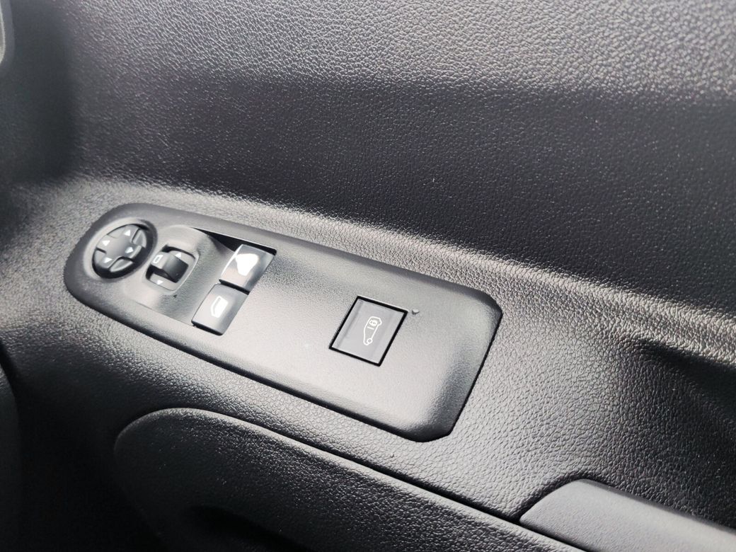 2025 Peugeot Partner