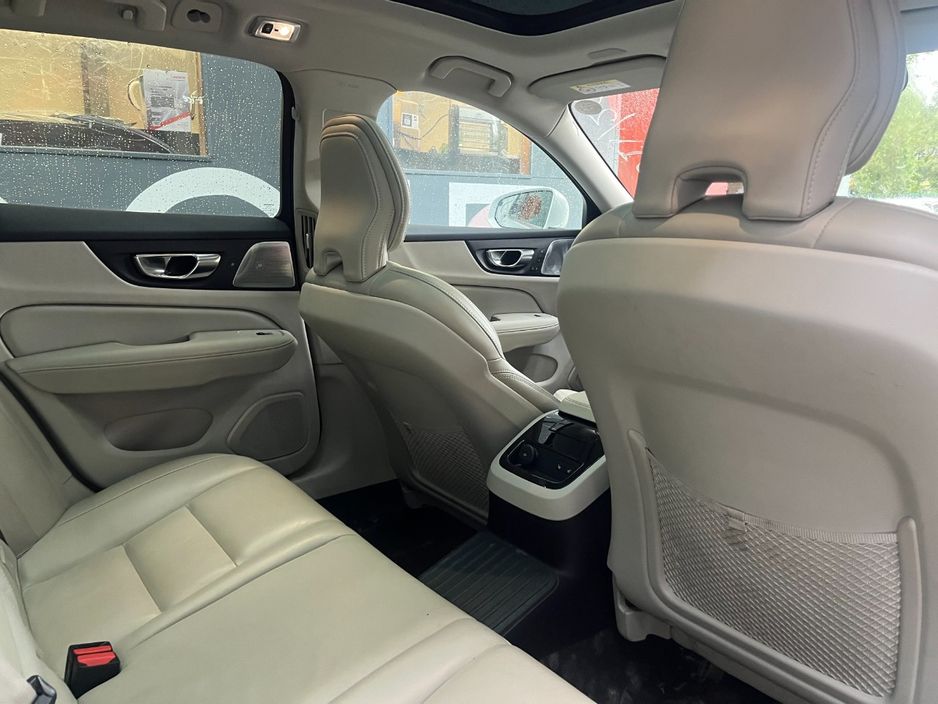 2022 Volvo V60