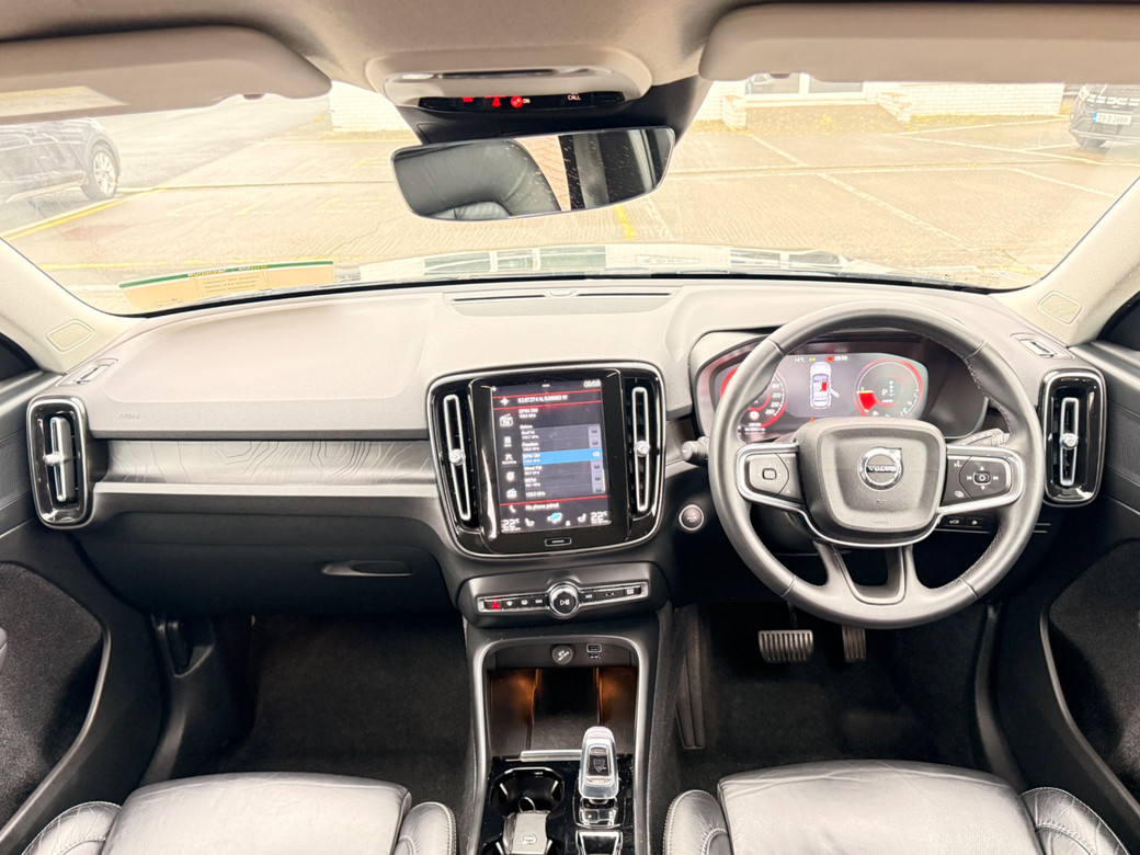 2023 Volvo XC40
