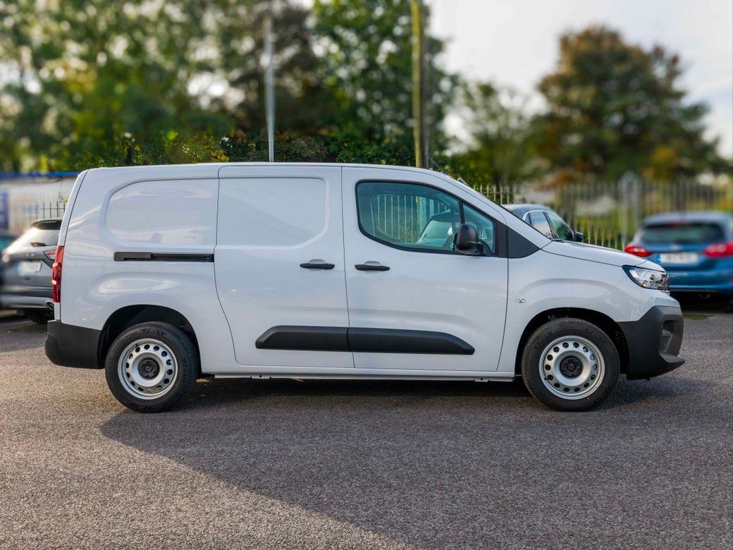 2025 Peugeot Partner