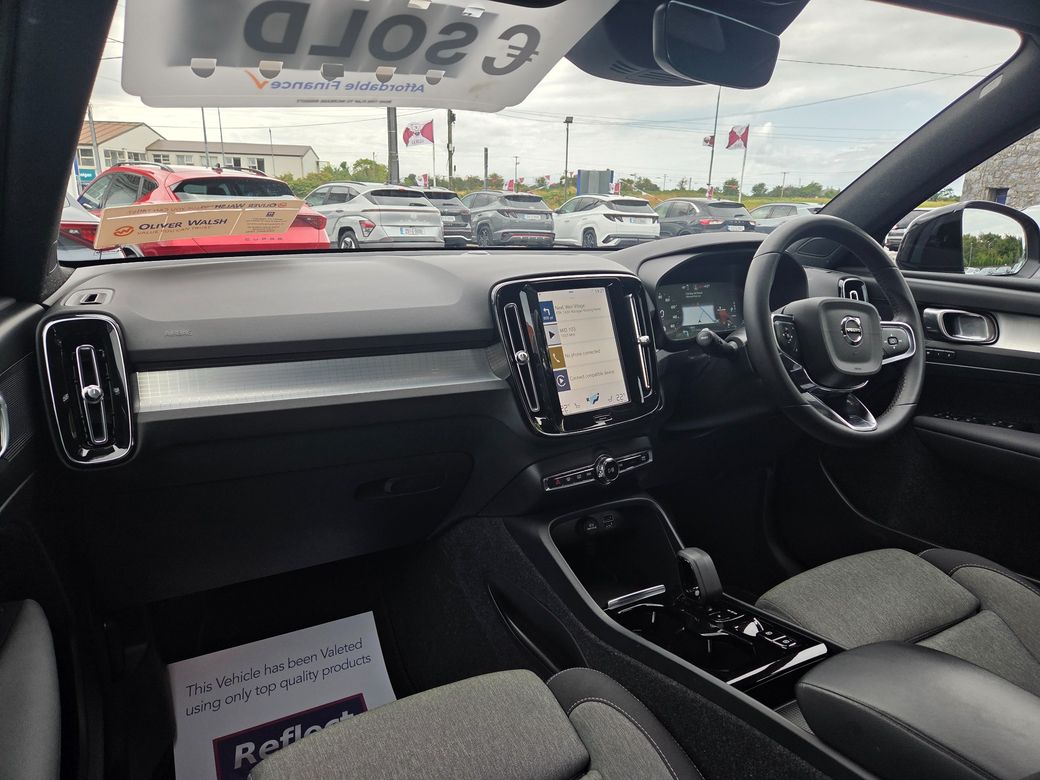 2023 Volvo XC40