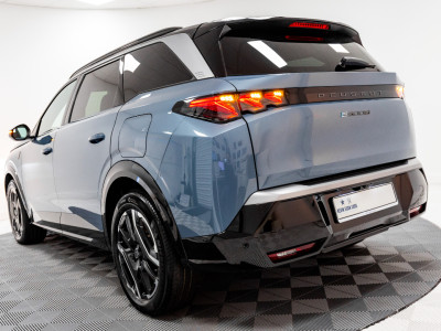 2025 Peugeot 5008
