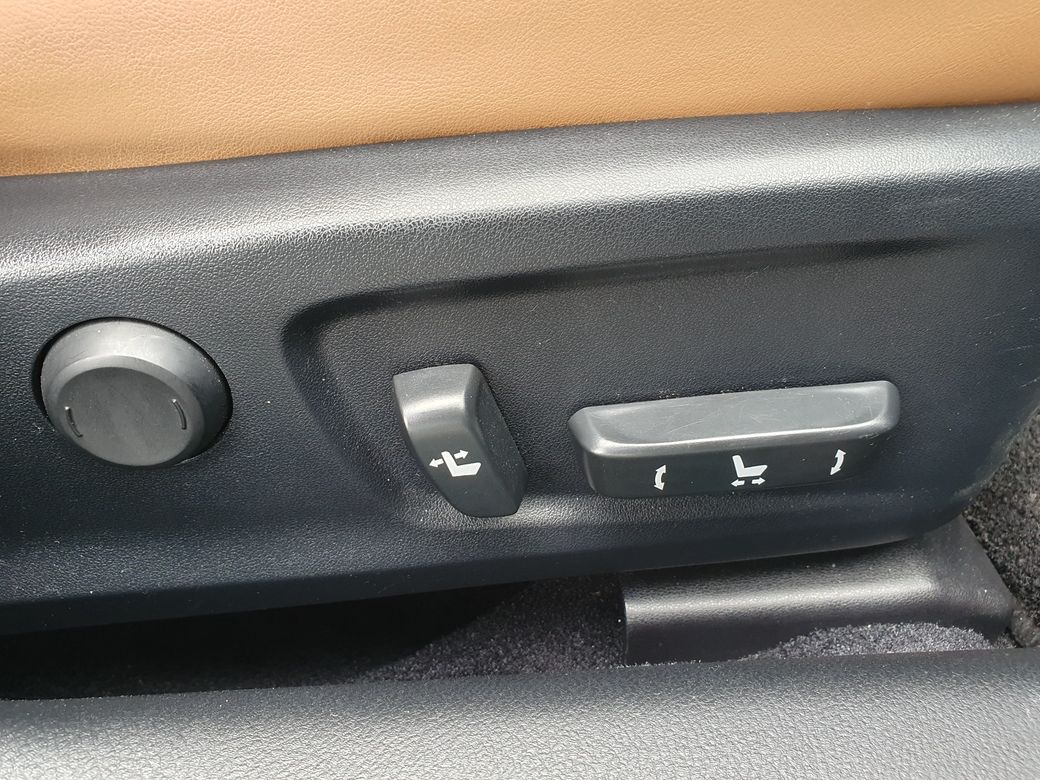 2014 Lexus IS 300h