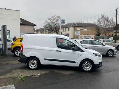 2022 Ford Transit Courier