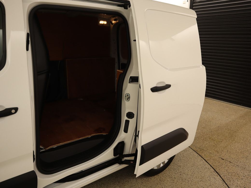 2022 Peugeot Partner