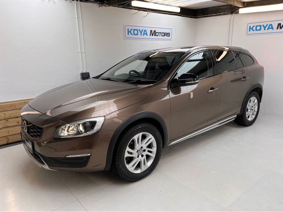 2016 Volvo V60 Cross Country
