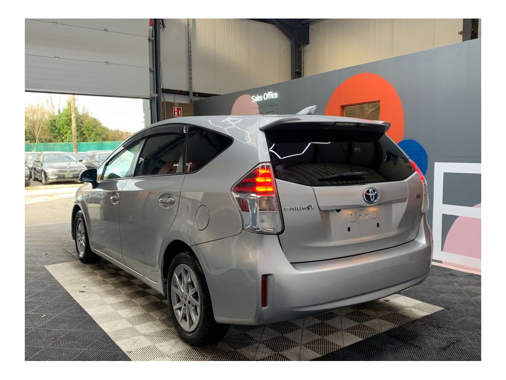2019 Toyota Prius Alpha