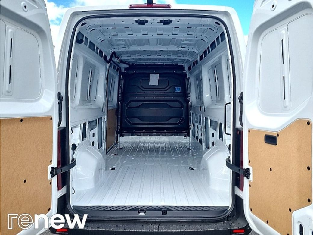 2025 Renault Master
