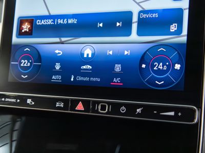 2024 Mercedes-Benz GLC Class