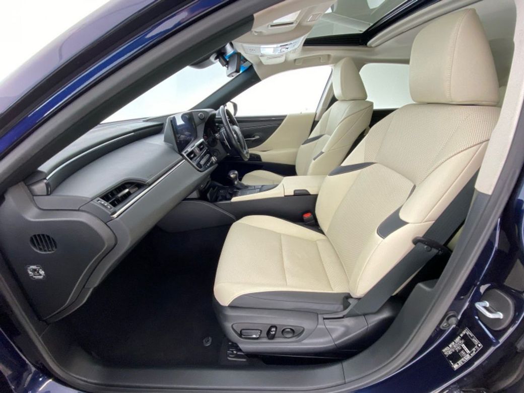 2022 Lexus ES 300h