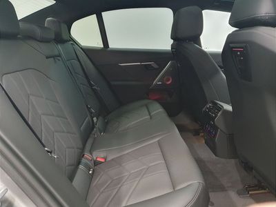 2025 BMW i5
