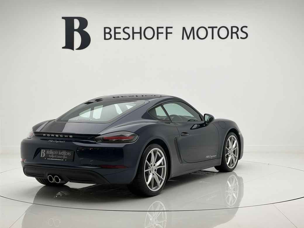 2022 Porsche Cayman