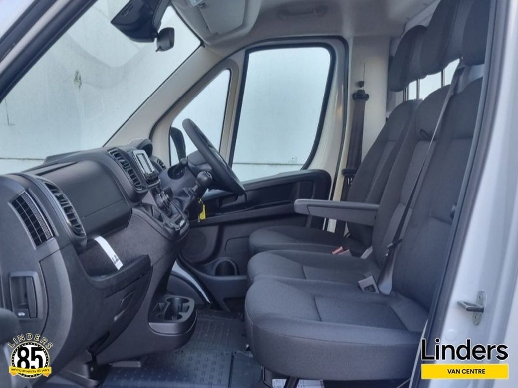 2025 Opel Movano