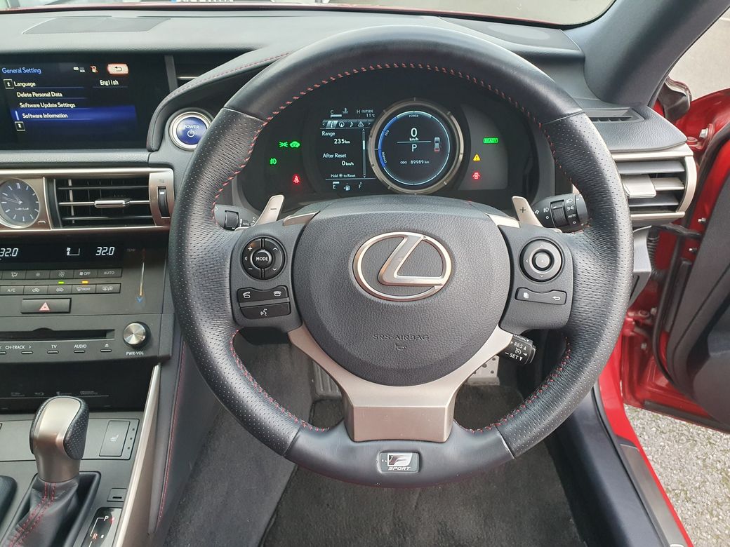 2015 Lexus IS 300h