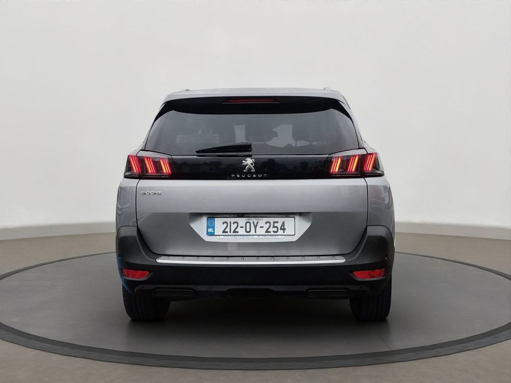 2021 Peugeot 5008