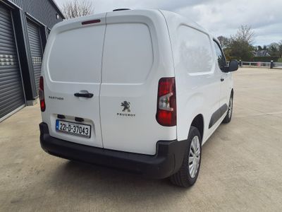 2022 Peugeot Partner