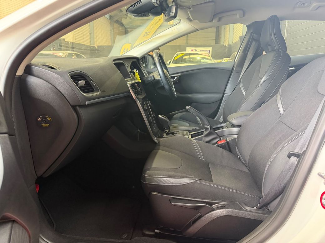 2015 Volvo V40