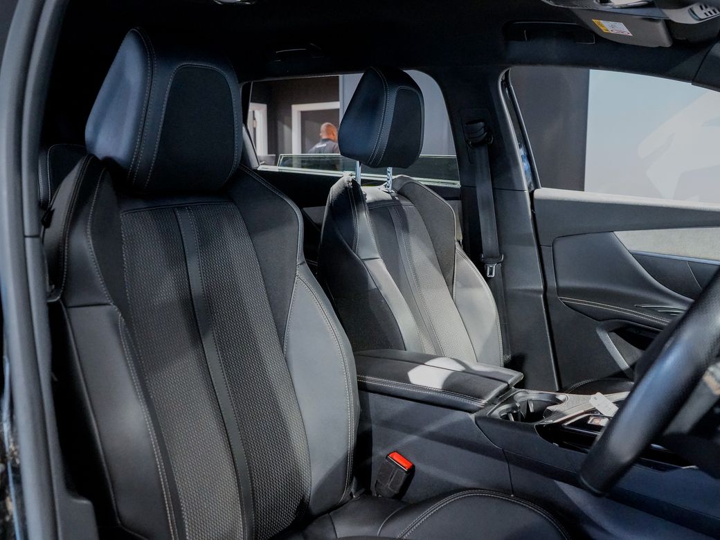 2023 Peugeot 5008