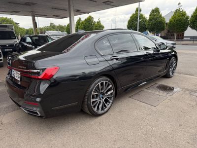2022 BMW 745