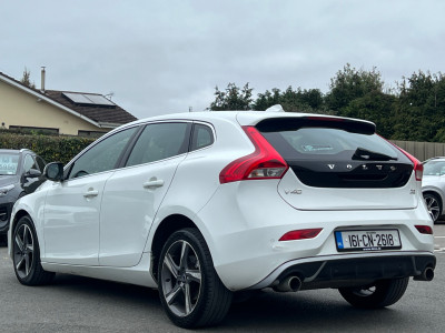 2016 Volvo V40