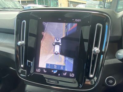 2023 Volvo XC40
