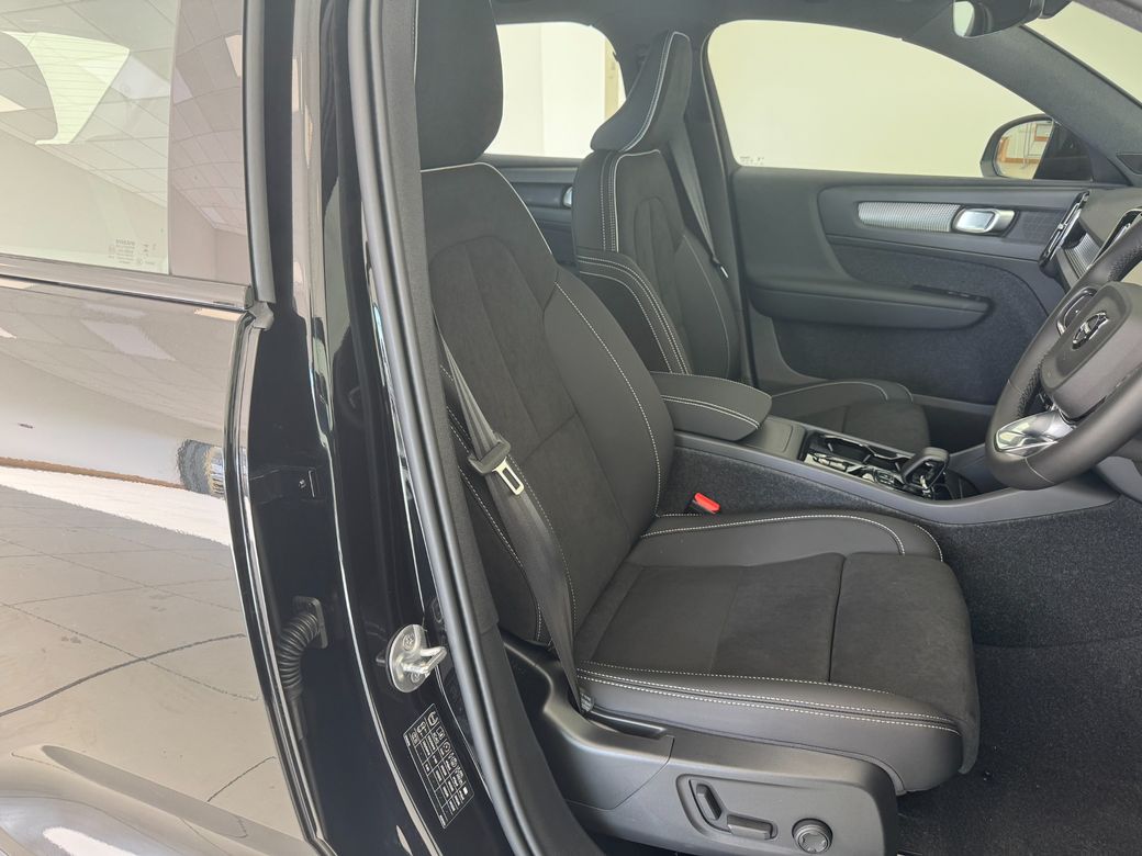 2026 Volvo XC40