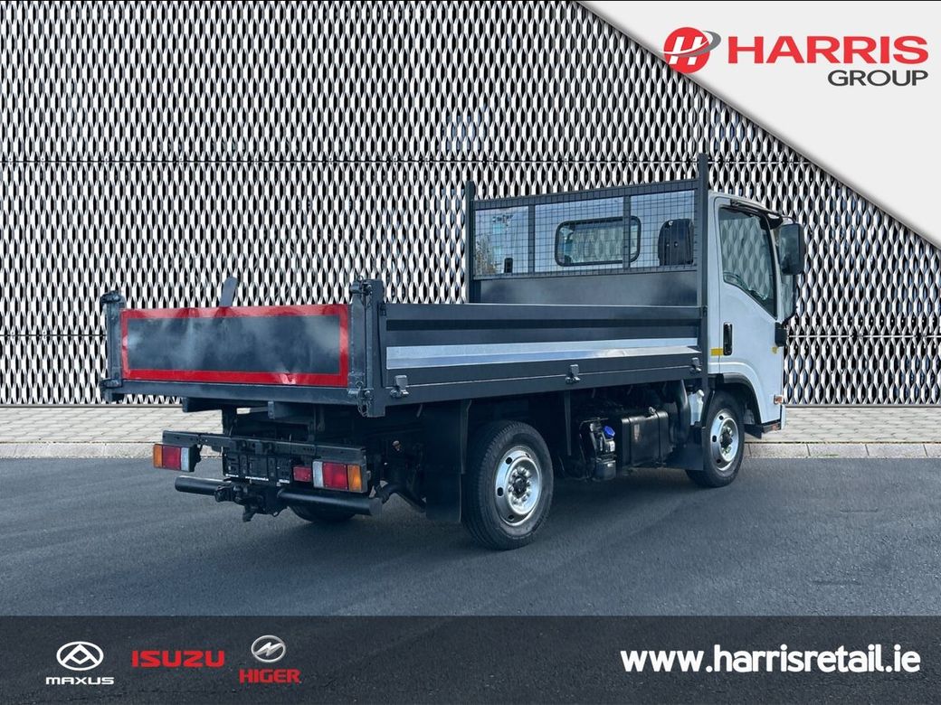 2023 White Isuzu NPR