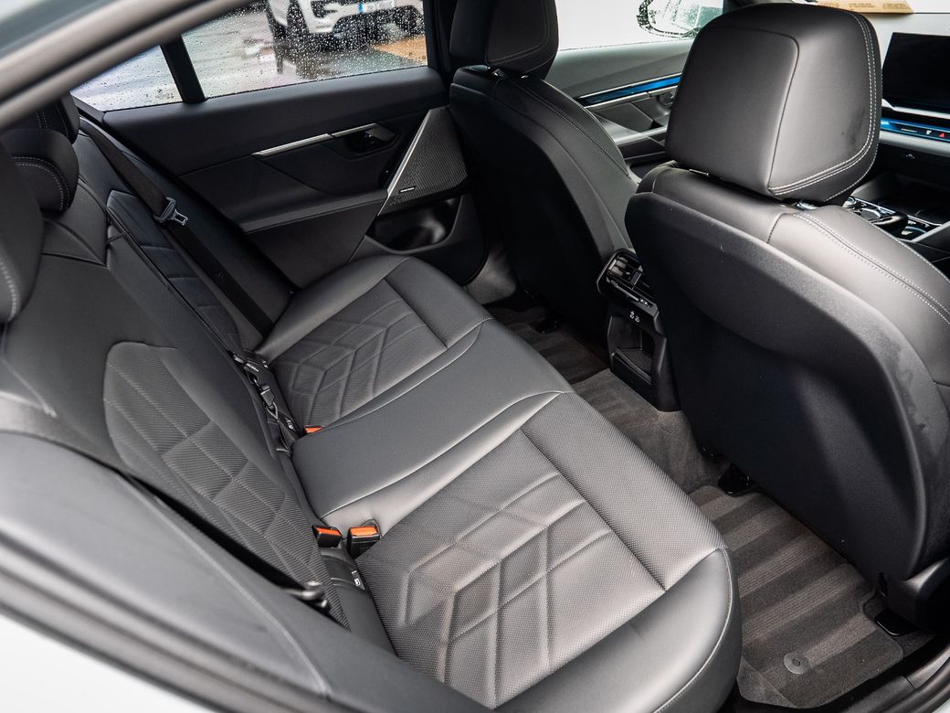 2024 BMW i5